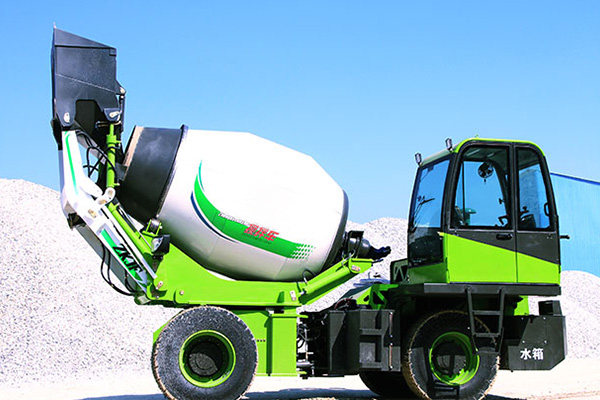 Self Loading Concrete Mixer